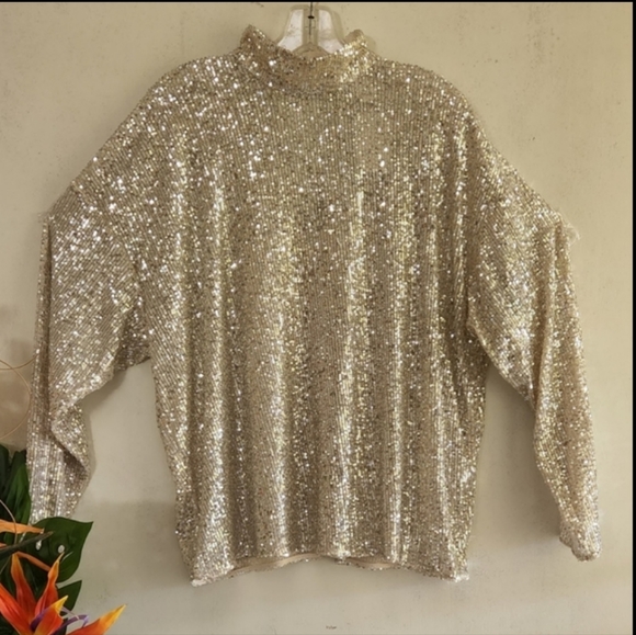 🆕️ H&M Metallic Gold Long Sleeves Small Top NWT - Picture 9 of 9